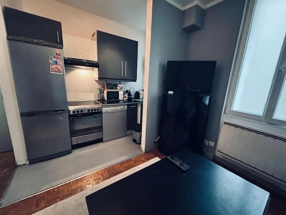 Apartment Apparemment Clichy Proche